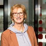 Prof. Dr. Juliane Fluck, ZB MED, portrait